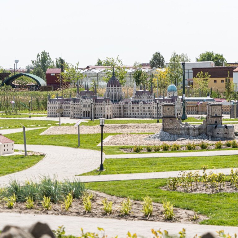 EZER ÉV PARKJA (PARK OF A THOUSAND YEARS) "THE BEST IN SMALL THINGS"